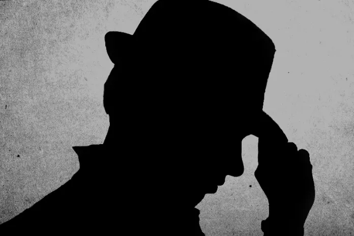 A fog of spies, spies, and mysterious shadow people